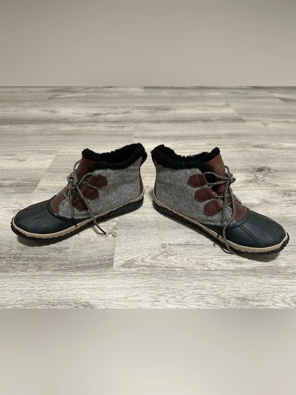 SOREL Waterproof Felt Duck Boots Women’s 9.5 Gray Brown Faux Fur